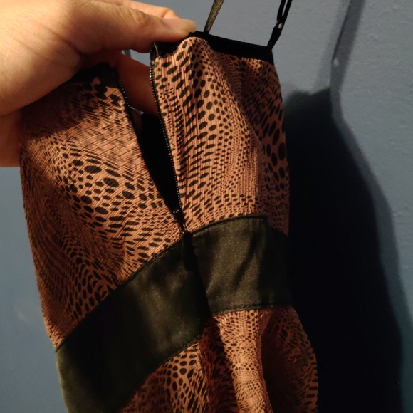 3/ $25 Express top - Picture 5 of 6